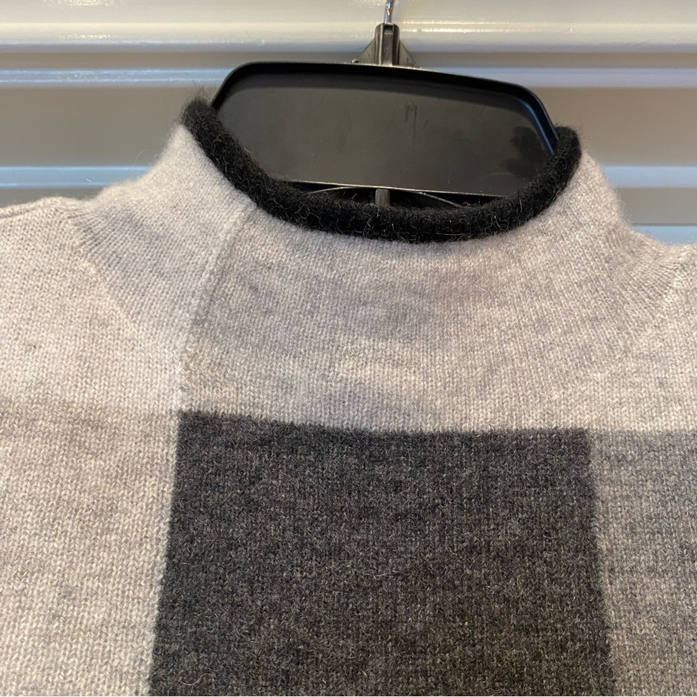 Cashmere Charter Club Sweater - Picture 8 of 11